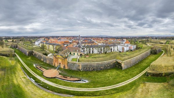 Quelle est la définition légale d'un logement neuf selon la loi ?